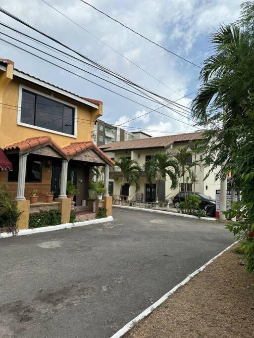 The Jewel Apartment Kingston Luaran gambar
