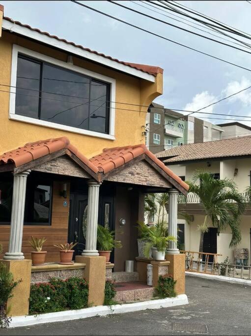 The Jewel Apartment Kingston Luaran gambar
