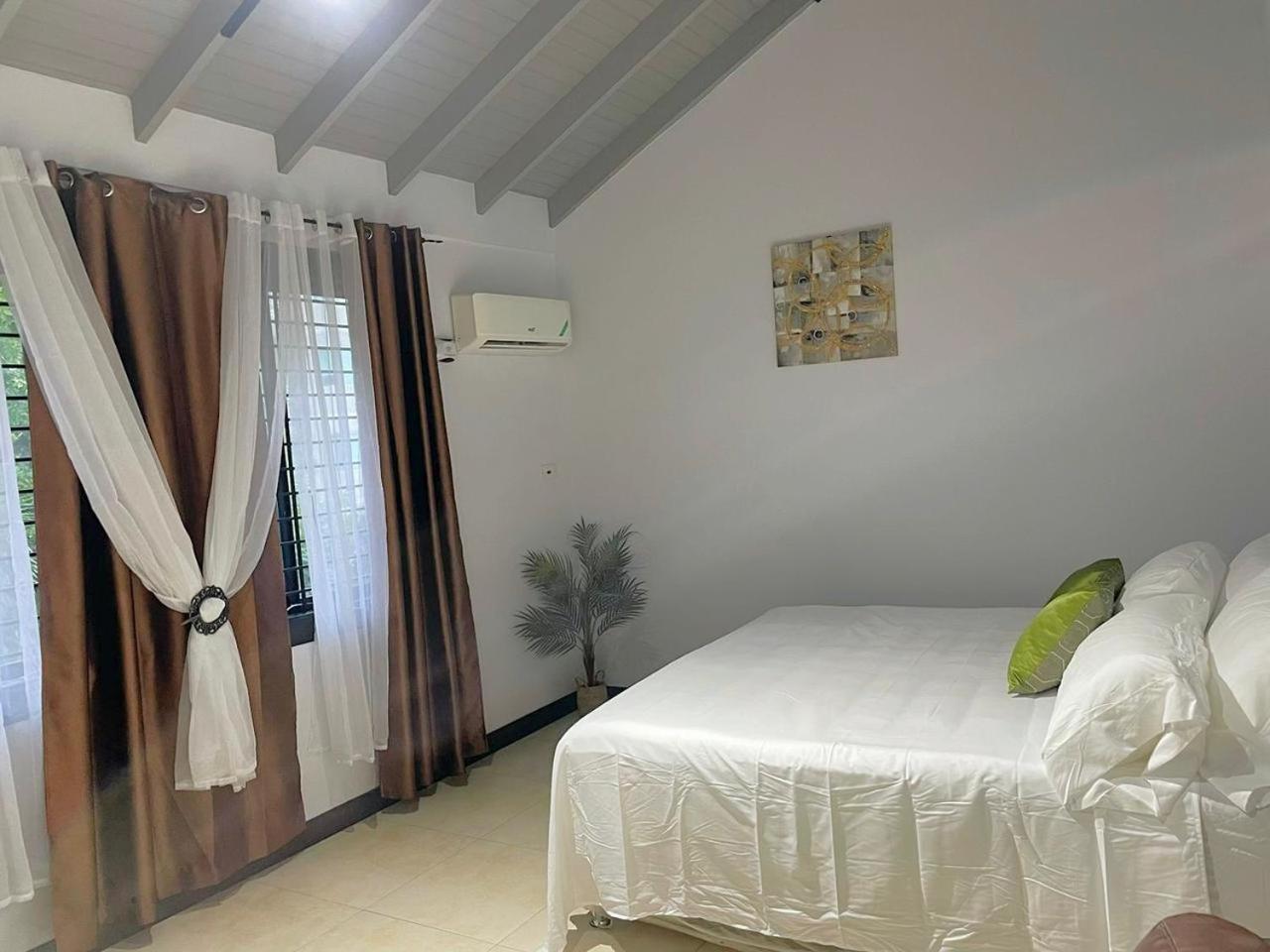 The Jewel Apartment Kingston Luaran gambar